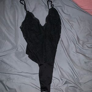 Black Lacy v-neck bodysuit
